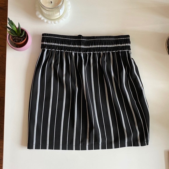NWOT Dynamite Striped Stretchy Skirt size small - Picture 6 of 7